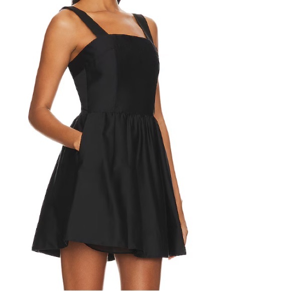 Alice + Olivia Dresses & Skirts - ALICE + OLIVIA Mini Sage Lace up dress